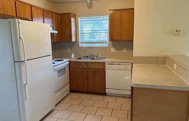 2 beds, 1.5 baths, $995