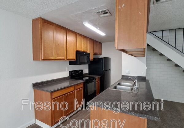 496 W ALAMOS AVE