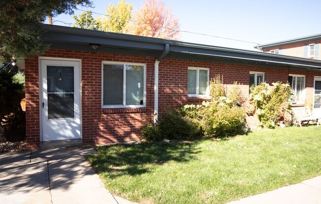 5995 W 29th Ave – Spacious 2-Bedroom Apartments Near Sloan’s Lake & Edgewater