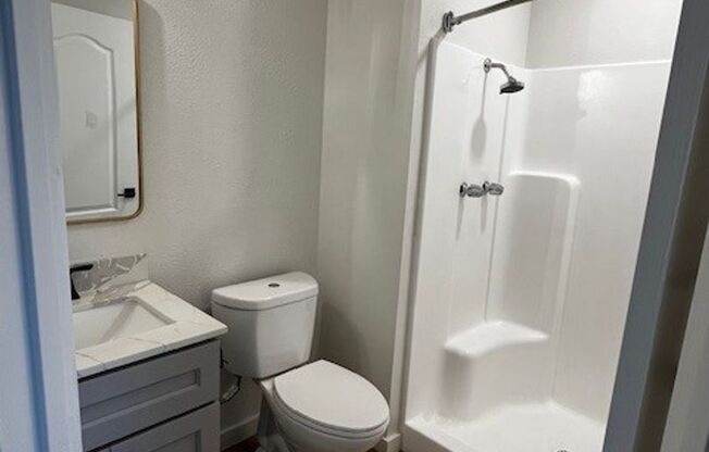2 beds, 2 baths, 950 sqft, $2,175, Unit 18