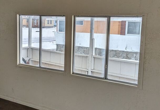 3 beds, 1 bath, 778 sqft, $1,195, Unit #6