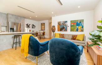 1835 N Kenmore Avenue