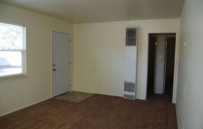 Cute 2 BR 1 BA Home in Midtown!