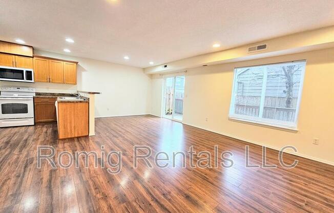 7205 NE 136 CT