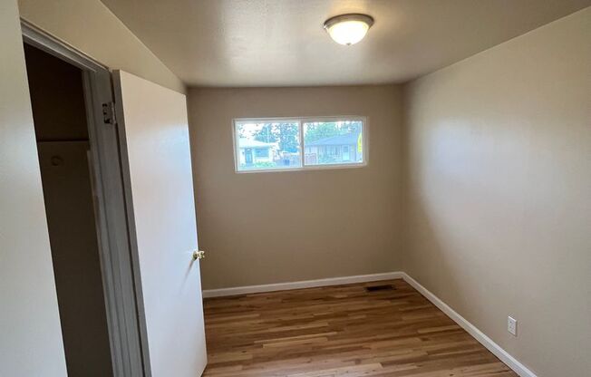 Newly Updated Shadle Home with Central AC!!!