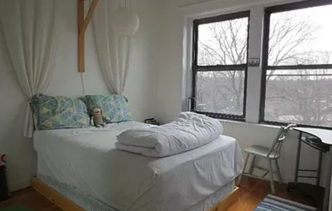 Fantastic Apt on Brookline Border near B and C lines and Whole Foods.  Free Heat & Hot Water, No Broker Fee, Reduced Security Dep