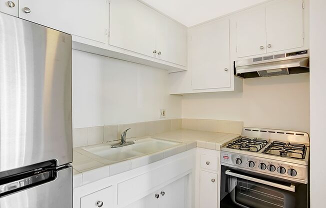 1 bed, 1 bath, 550 sqft, $2,727, Unit 12