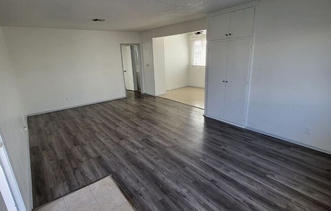 2 beds, 1 bath, $2,195, Unit 05