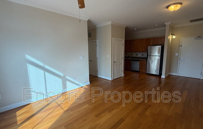 510 East Broad Street - 221