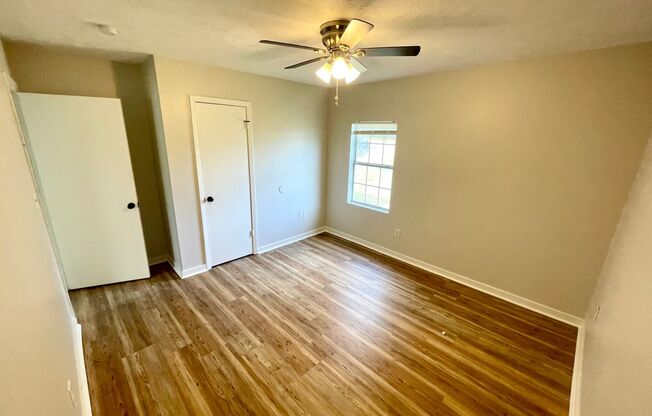 3 Bed/1.5 Bath Available in Downtown Brandon!