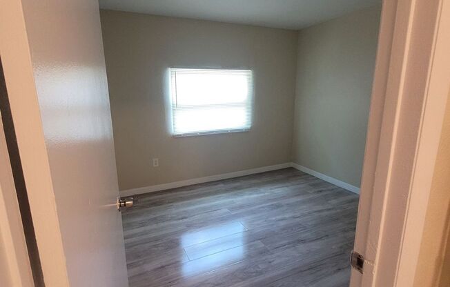 2 beds, 1 bath, $1,080