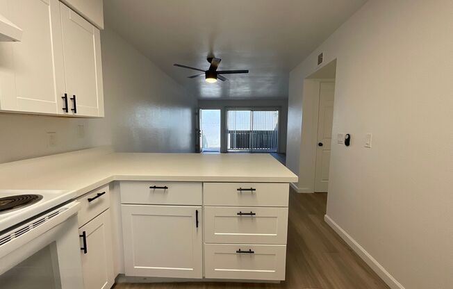 2 beds, 2 baths, 950 sqft, $1,400, Unit 212