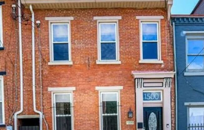 Gorgeous 3 bedroom townhome in Pittsburgh's Fineview Neighborhood