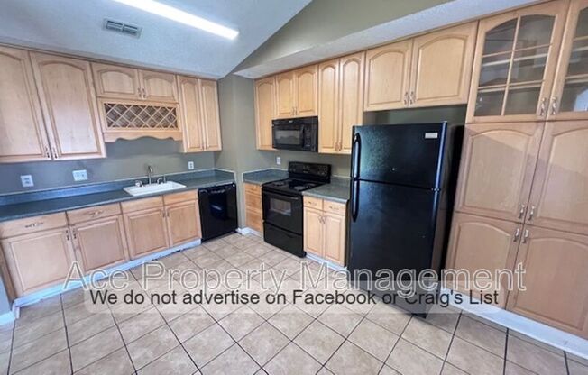 1543 BINGHAM DR
