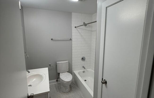 2 beds, 1.5 baths, $2,700, Unit 312