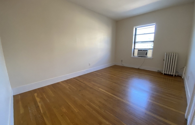 210 Hemenway St 1B