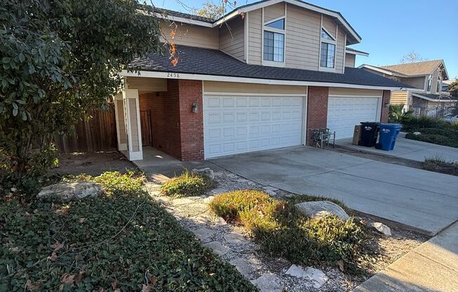 Thousand Oaks - Three Bedroom, 2.5 Bath