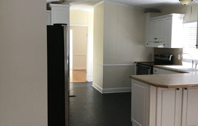 2 bed 2 bath mobile home in country setting.