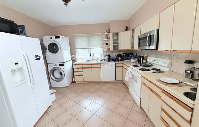 208 RAWSON RD