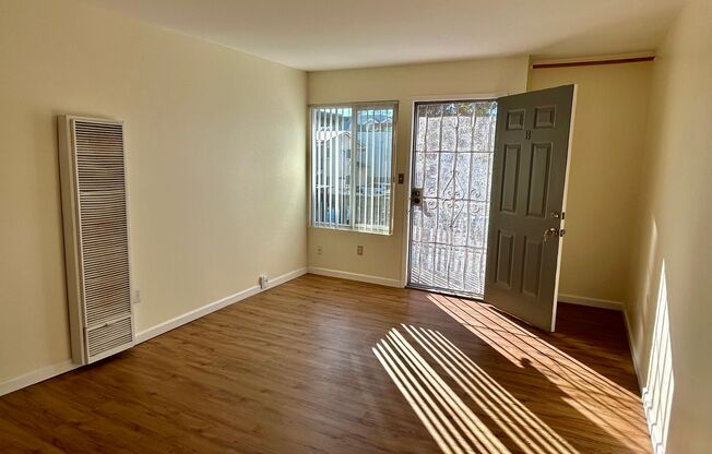 1 bed, 1 bath, $2,250, Unit #B