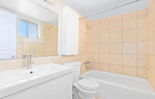 Studio, 1 bath, 400 sqft, $749, Unit 21