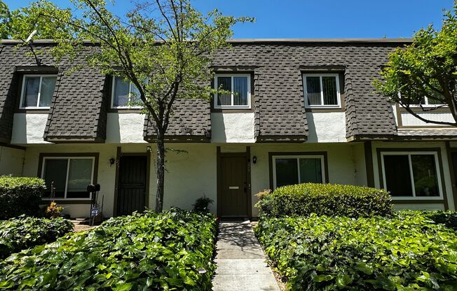 215 Chantilley Ln San Jose - 2 story 3 bed 1.5 bath Condo