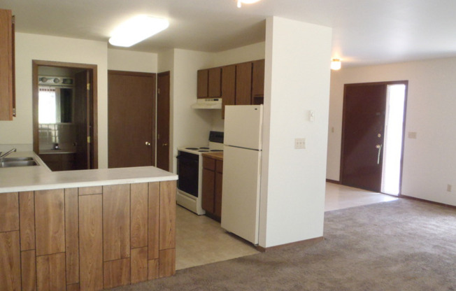 Silver Lake Apartments, LLC.
