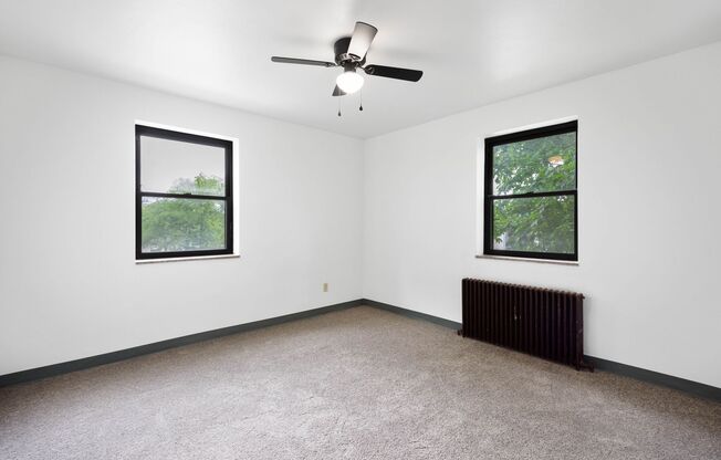 1 bed, 1 bath, 800 sqft, $450, Unit 2117 Brownsville Road - B21