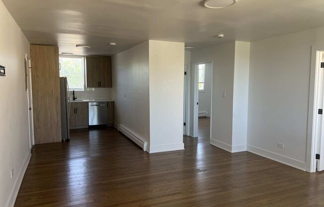 Recently Rehabbed West Rogers Park Apartments With Heat Included