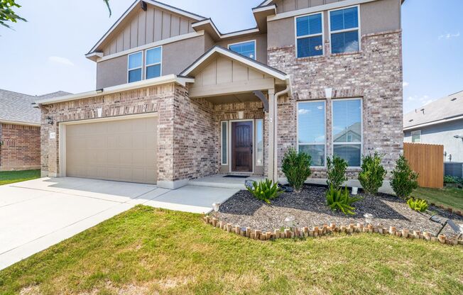 2999 sq ft 4 Bedroom 3.5 Bathroom 2 Story in Waterford Park!