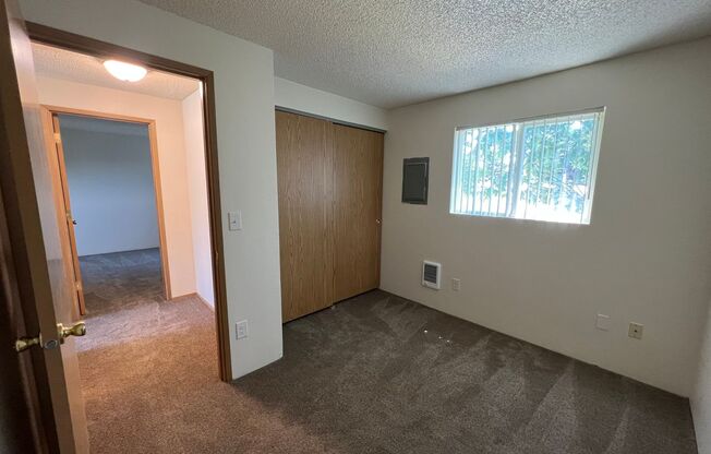 2 beds, 1 bath, 669 sqft, $1,260, Unit 42