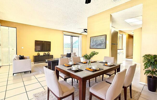 Upgraded 2Bedrooms / 2Baths condo living in Gardens of Forest Lakes!