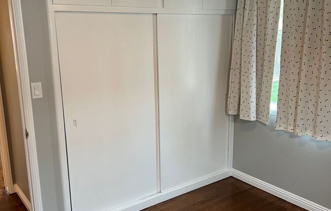 5 beds, 3 baths, $5,500, Unit 456