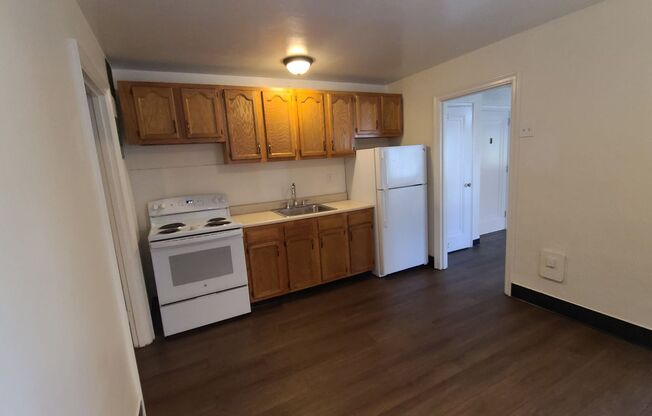 1 bed, 1 bath, 1 sqft, $925, Unit PRI - 106