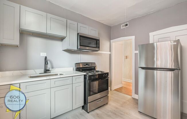 Vintage Hyde Park Apts!