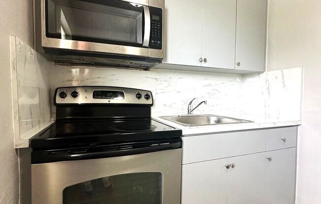 Centrally located unit- New Kitchen