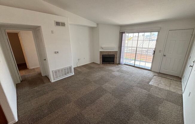 Beautiful 2Bed/2Bath home located in the Coral Palms Community!