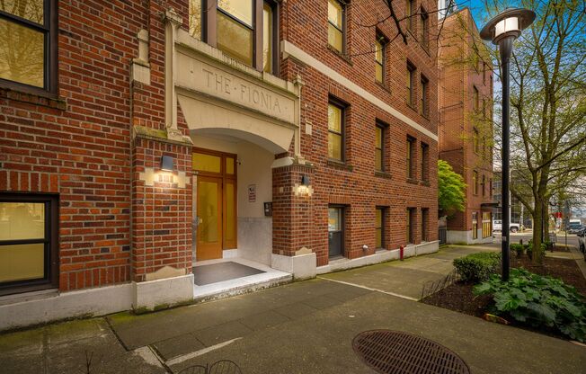 1 bed, 1 bath, 796 sqft, $1,795, Unit 101