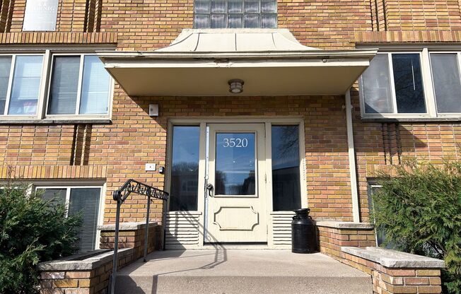 1 bed, 1 bath, 550 sqft, $975, Unit 207