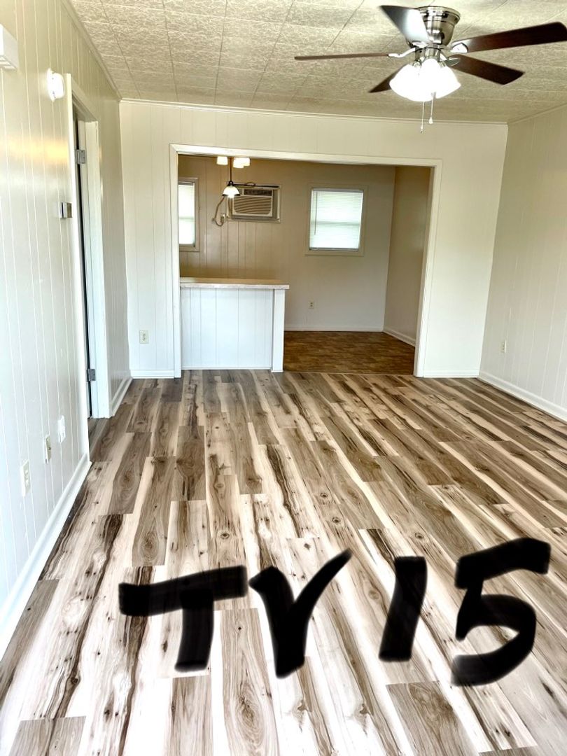 1 bed, 1 bath, $725, Unit Unit 15