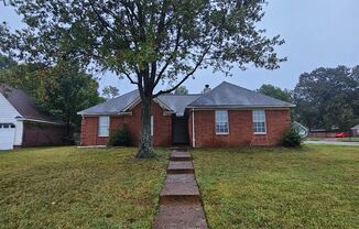 3 beds, 2 baths, $1,650