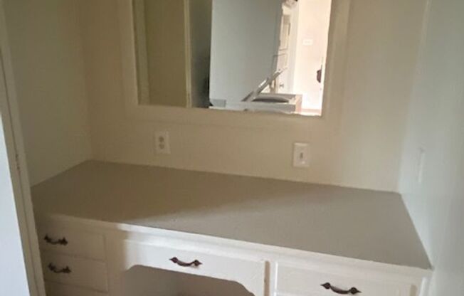 ONE BEDROOM APARTMENT BY TWU