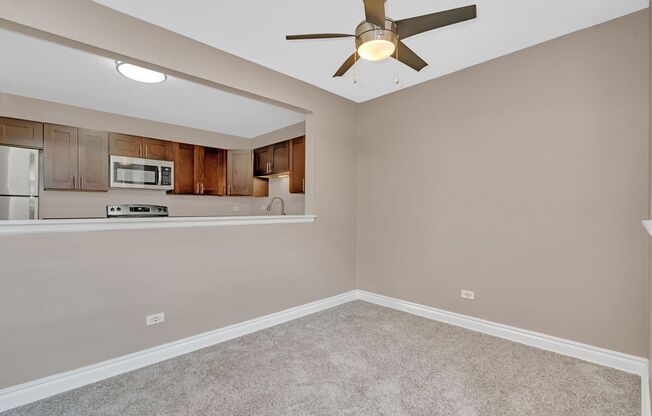 2 beds, 1 bath, 783 sqft, $1,650, Unit 33-24 Iron Gate