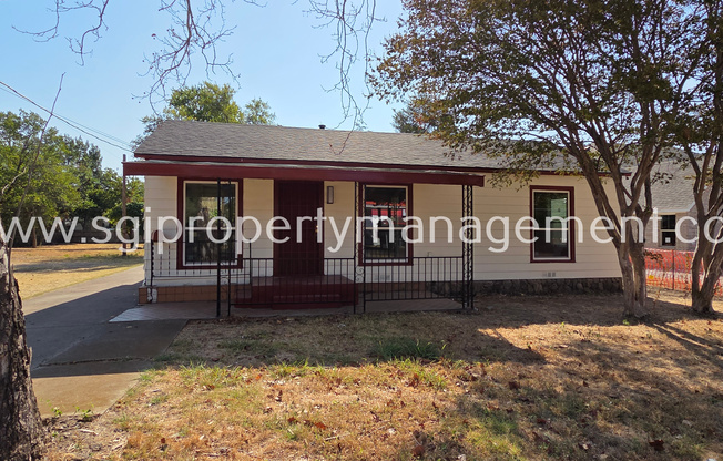 402 S STORY RD