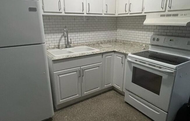 2 beds, 1 bath, $1,600, Unit 1