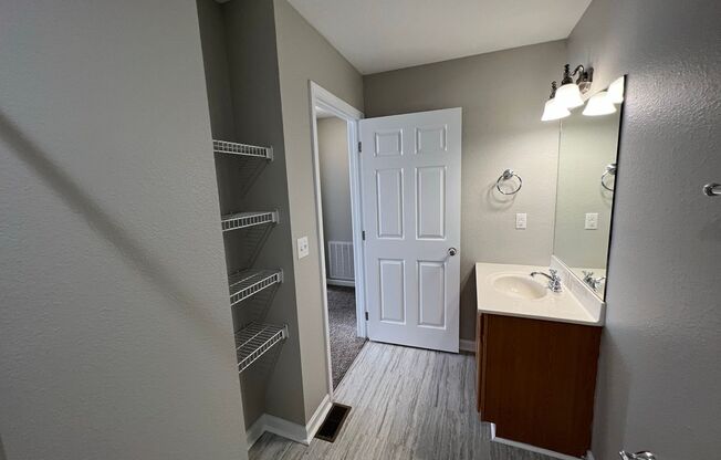 3 beds, 2.5 baths, 1,165 sqft, $1,895, Unit 831