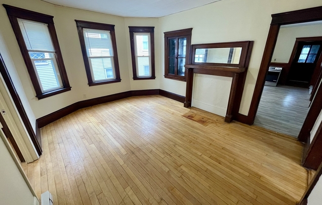 10 AGAWAM ST