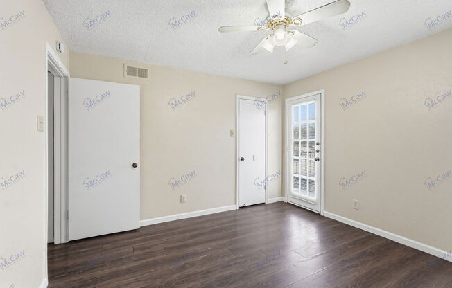 1 bed, 1 bath, 550 sqft, $1,000, Unit 321