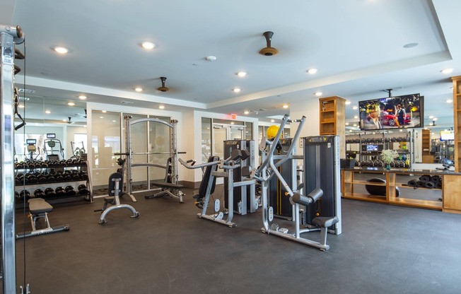 Fitness studio at Windsor Shepherd, Texas, 77007