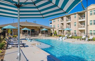 The Flats at Van Alstyne - New Luxury Apartment Home